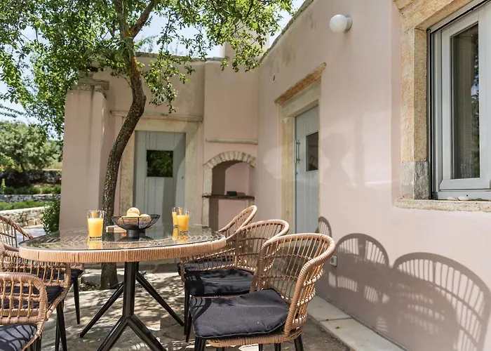 Serenity Village Apérathos